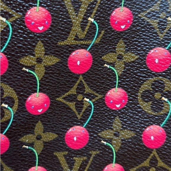 ✨🍒Louis Vuitton Petite Cherry Bucket Bag Cherries Murakami Monogram Cherry 🍒✨ - Picture 10 of 15